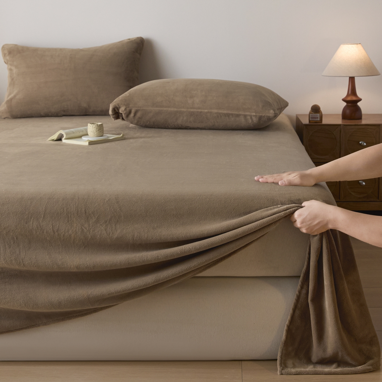 91家纺网 家纺一手货源 找家纺 小叮当家纺仓储工厂店 2025新款牛奶绒简约纯色单床单 床单单件 奶茶咖-cd