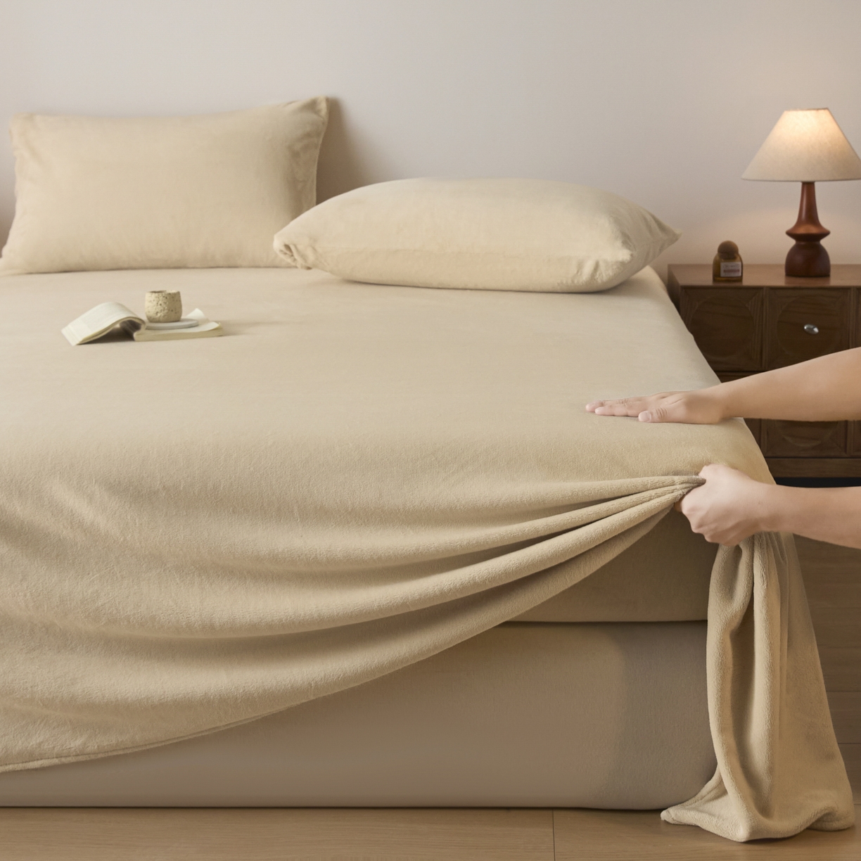 91家纺网 家纺一手货源 找家纺 小叮当家纺仓储工厂店 2025新款牛奶绒简约纯色单床单 床单单件 米杏-cd