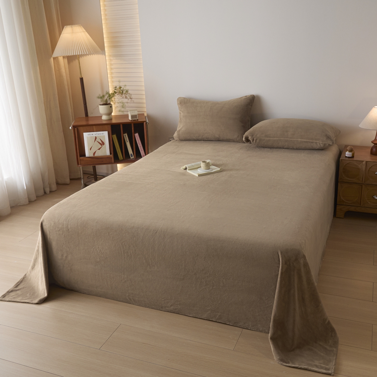 91家纺网 家纺一手货源 找家纺 小叮当家纺仓储工厂店 2025新款牛奶绒简约纯色单床单 床单单件 奶茶咖-cd