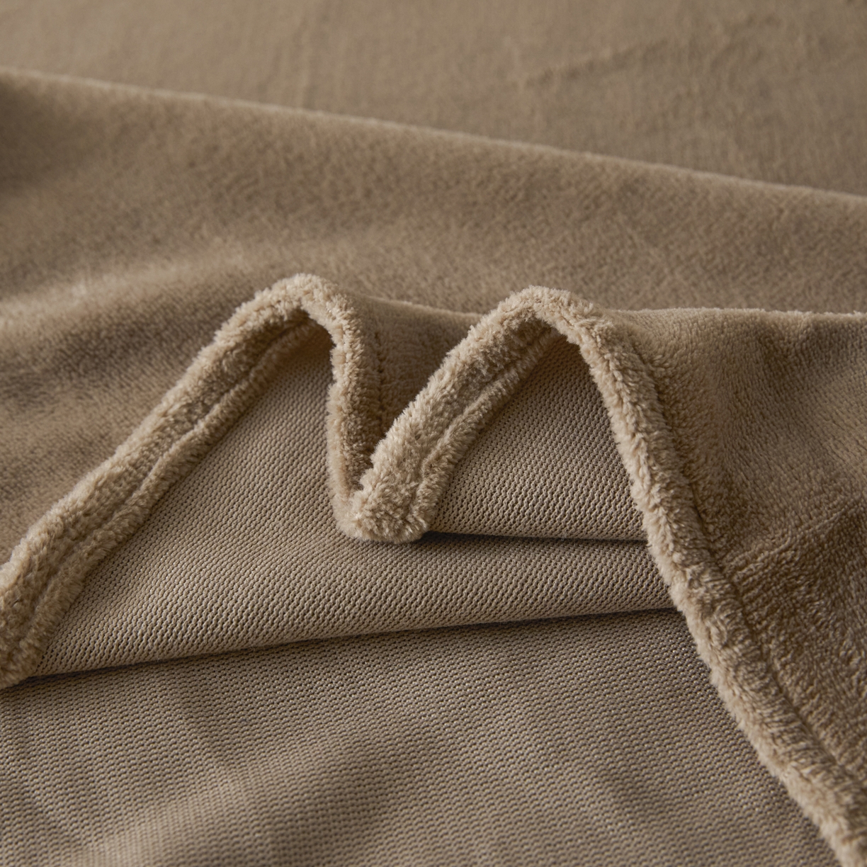 91家纺网 家纺一手货源 找家纺 小叮当家纺仓储工厂店 2025新款牛奶绒简约纯色单床单 床单单件 奶茶咖-cd