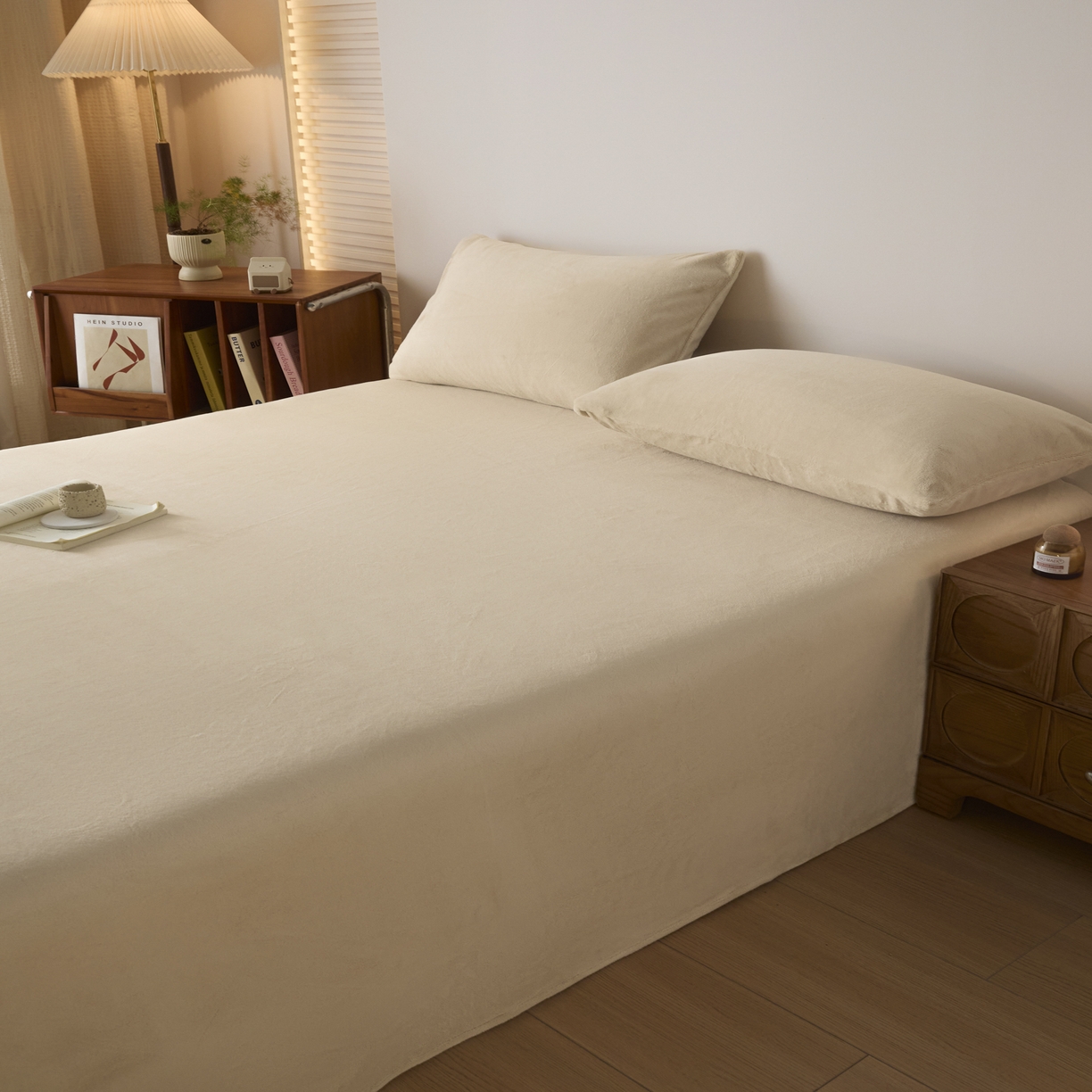 91家纺网 家纺一手货源 找家纺 小叮当家纺仓储工厂店 2025新款牛奶绒简约纯色单床单 床单单件 米杏-cd