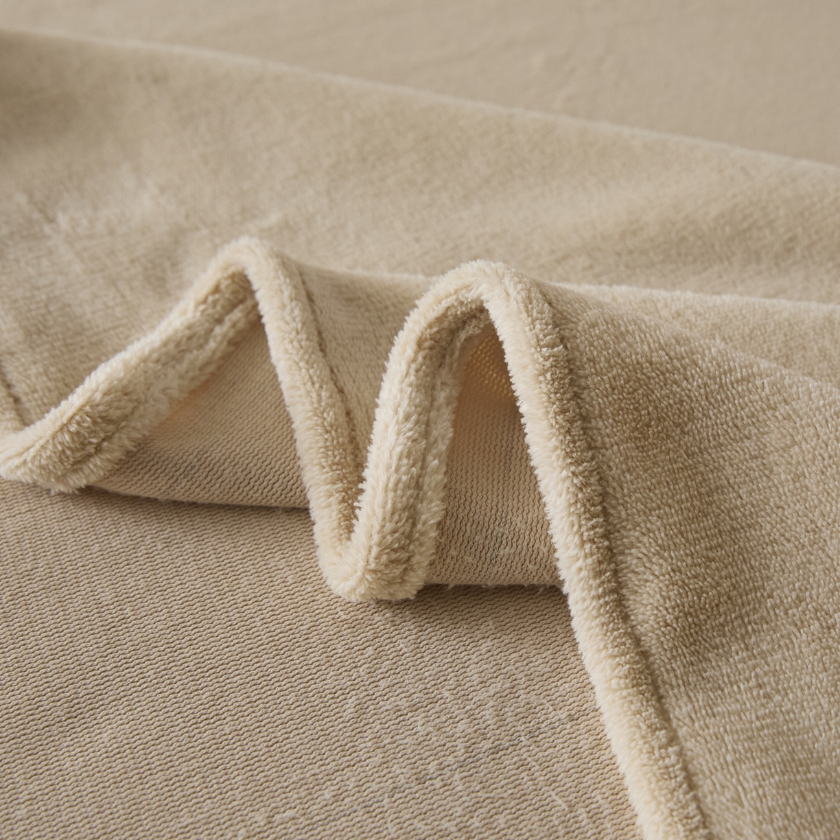 91家纺网 家纺一手货源 找家纺 小叮当家纺仓储工厂店 2025新款牛奶绒简约纯色单床单 床单单件 米杏-cd