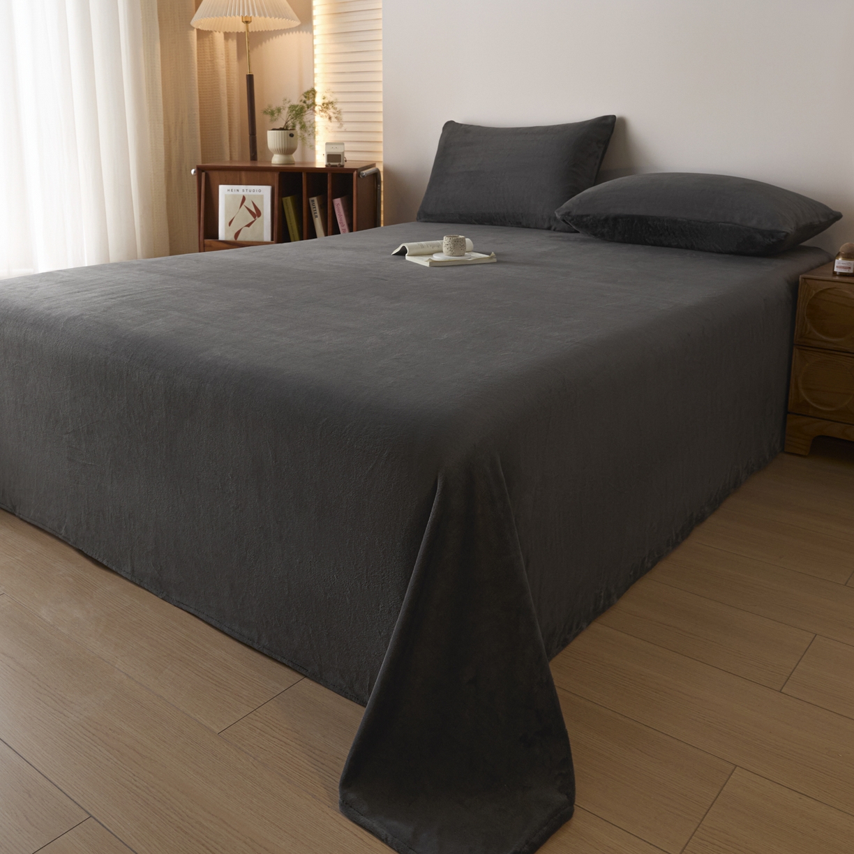 91家纺网 家纺一手货源 找家纺 小叮当家纺仓储工厂店 2025新款牛奶绒简约纯色单床单 床单单件 深灰-cd