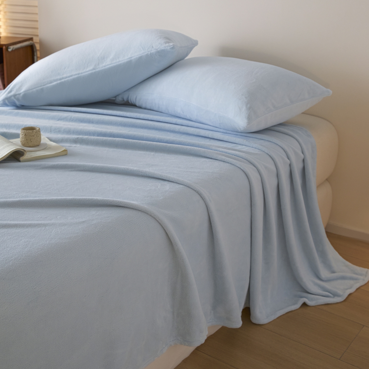 91家纺网 家纺一手货源 找家纺 小叮当家纺仓储工厂店 2025新款牛奶绒简约纯色单床单 床单单件 奶蓝-cd