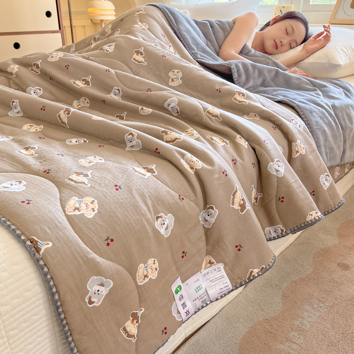 91家纺网 家纺一手货源 找家纺 小叮当家纺仓储工厂店 2025新款全棉双层纱牛奶绒毛毯毯子 双层纱毛毯-樱桃小狗