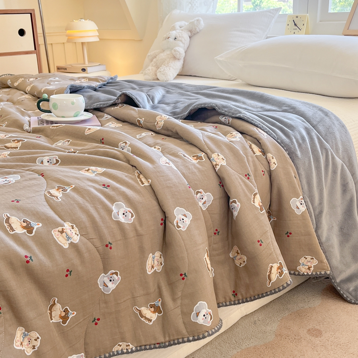 91家纺网 家纺一手货源 找家纺 小叮当家纺仓储工厂店 2025新款全棉双层纱牛奶绒毛毯毯子 双层纱毛毯-樱桃小狗