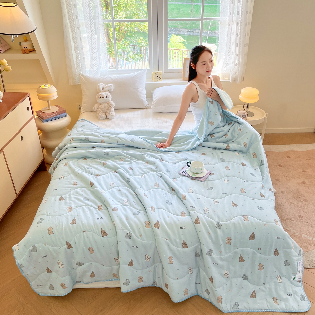 91家纺网 家纺一手货源 找家纺 小叮当家纺仓储工厂店 2025新款全棉双层纱牛奶绒毛毯毯子 双层纱毛毯-玩偶小兔