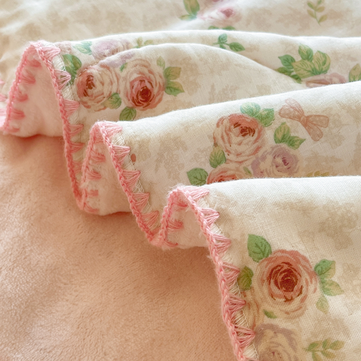 91家纺网 家纺一手货源 找家纺 小叮当家纺仓储工厂店 2025新款全棉双层纱牛奶绒毛毯毯子 双层纱毛毯-春日暖阳