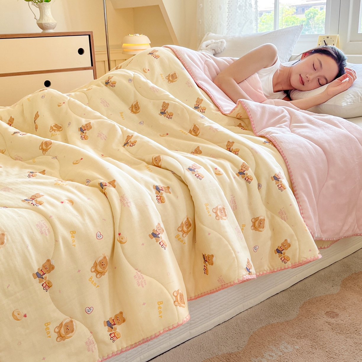 91家纺网 家纺一手货源 找家纺 小叮当家纺仓储工厂店 2025新款全棉双层纱牛奶绒毛毯毯子 双层纱毛毯-小熊故事