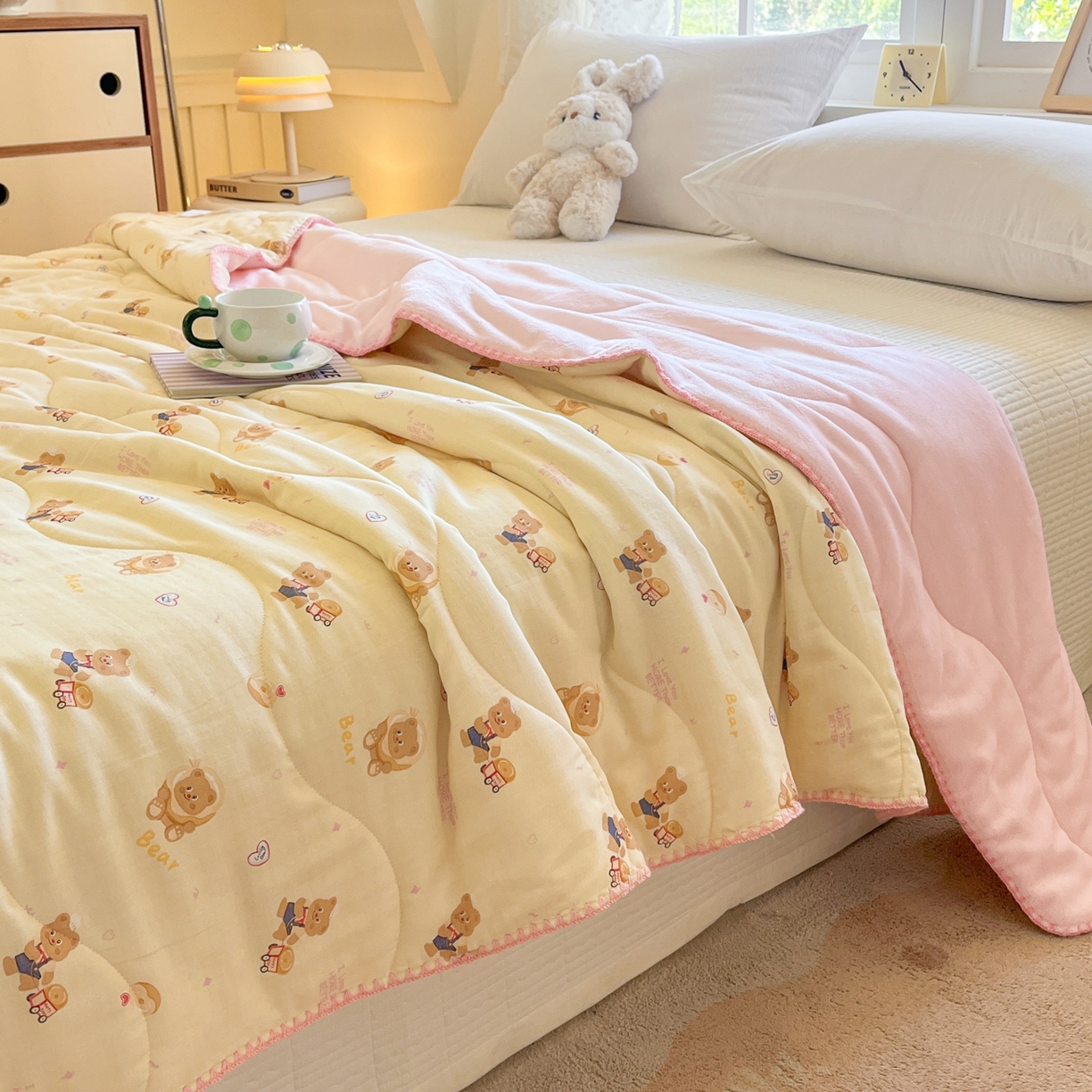 91家纺网 家纺一手货源 找家纺 小叮当家纺仓储工厂店 2025新款全棉双层纱牛奶绒毛毯毯子 双层纱毛毯-小熊故事