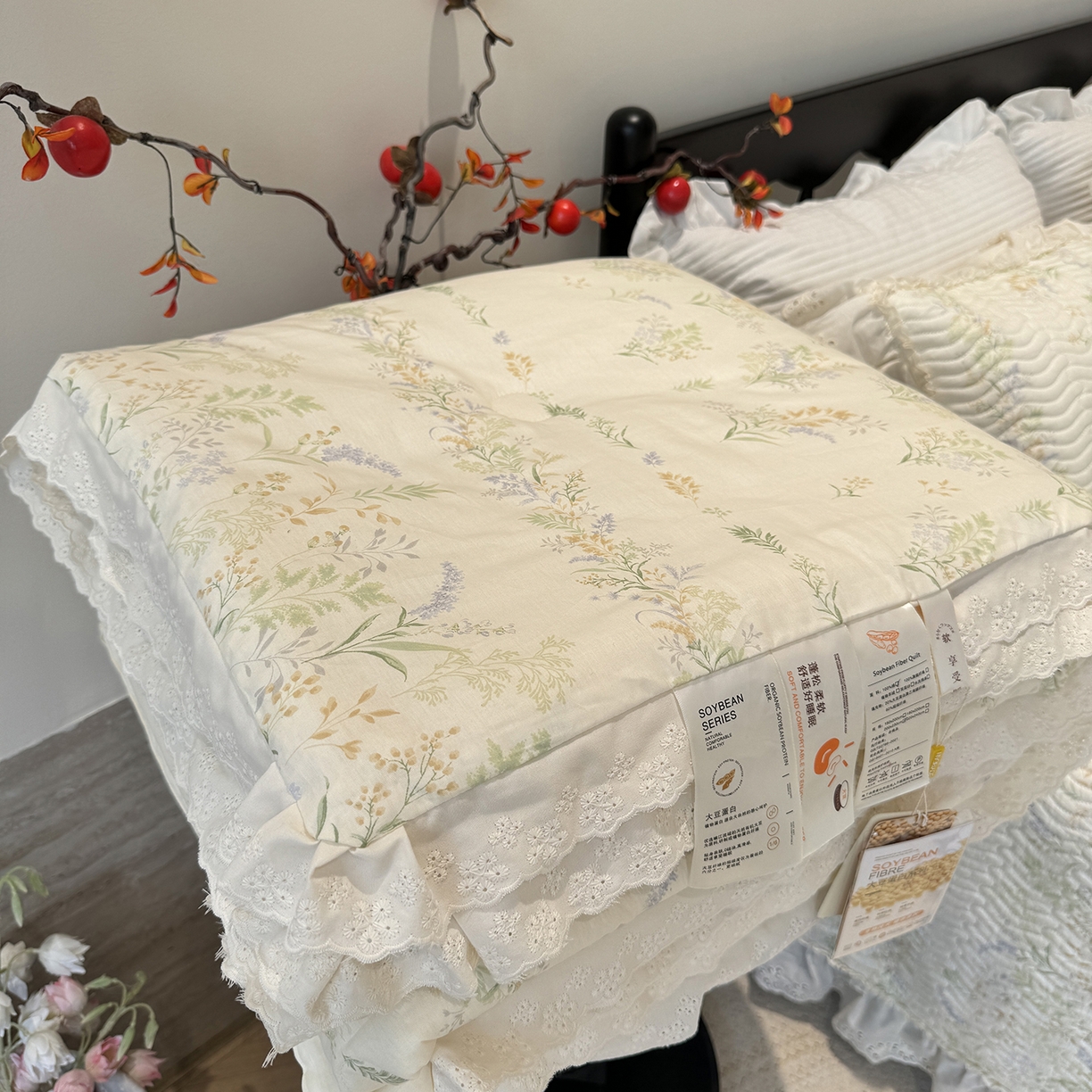 91家纺网 家纺一手货源 找家纺 莱豫家纺 2025新款全棉花边四季被5斤有同款床盖三件套 芳草恋