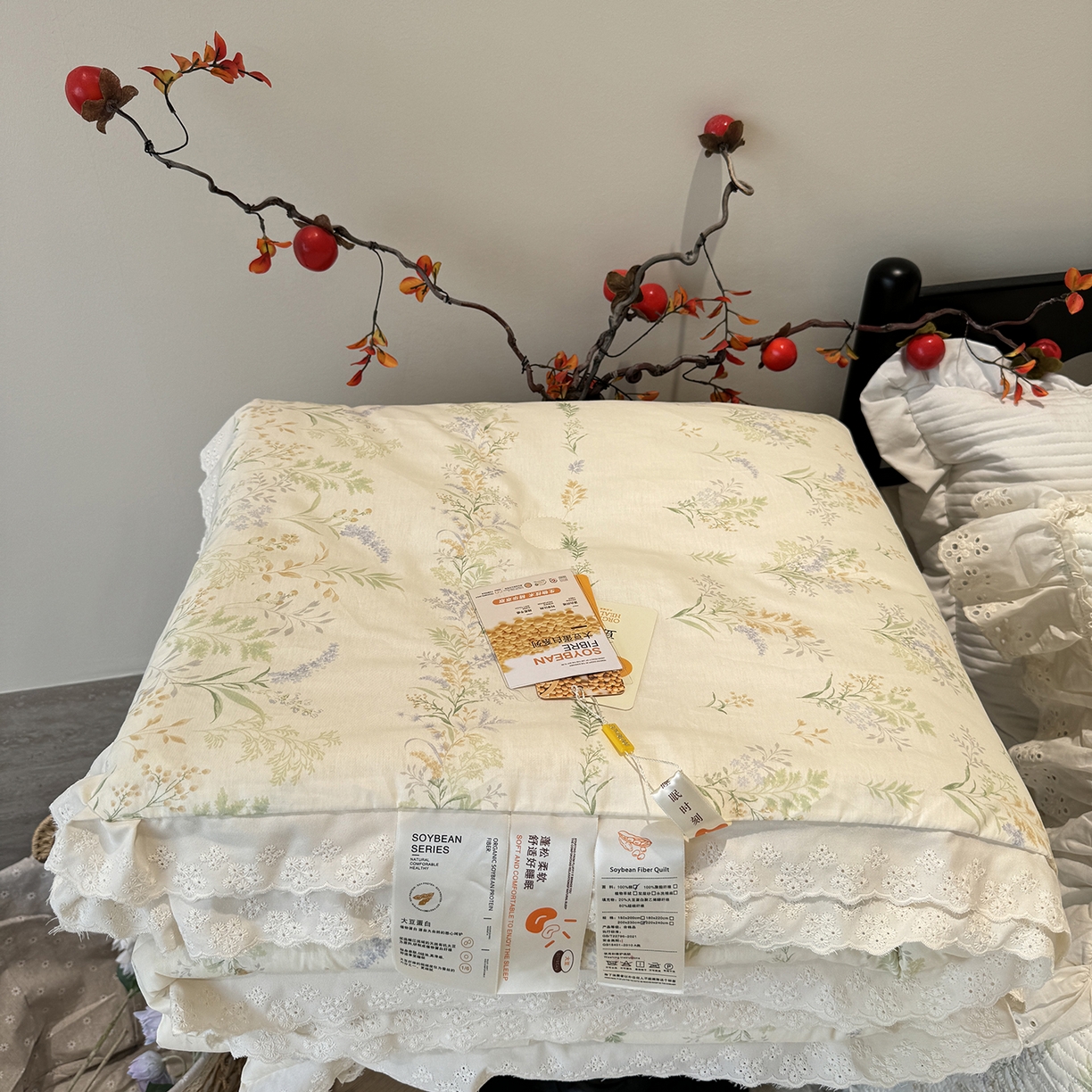 91家纺网 家纺一手货源 找家纺 莱豫家纺 2025新款全棉花边四季被5斤有同款床盖三件套 芳草恋