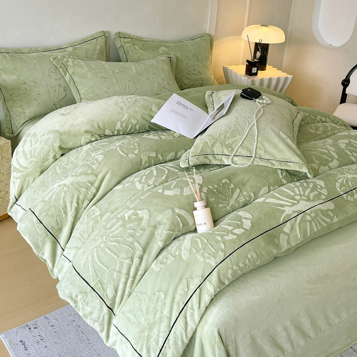 91家纺网 家纺一手货源 找家纺 （总）慕希家纺 2025新款高克重牛奶绒雕花四件套-蝶梦