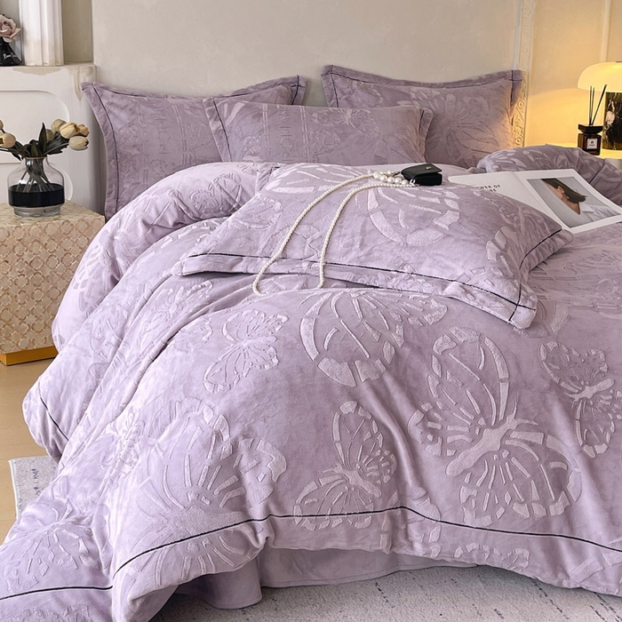 91家纺网 家纺一手货源 找家纺 慕希家纺 2025新款高克重牛奶绒雕花四件套-蝶梦 蝶梦-风信紫