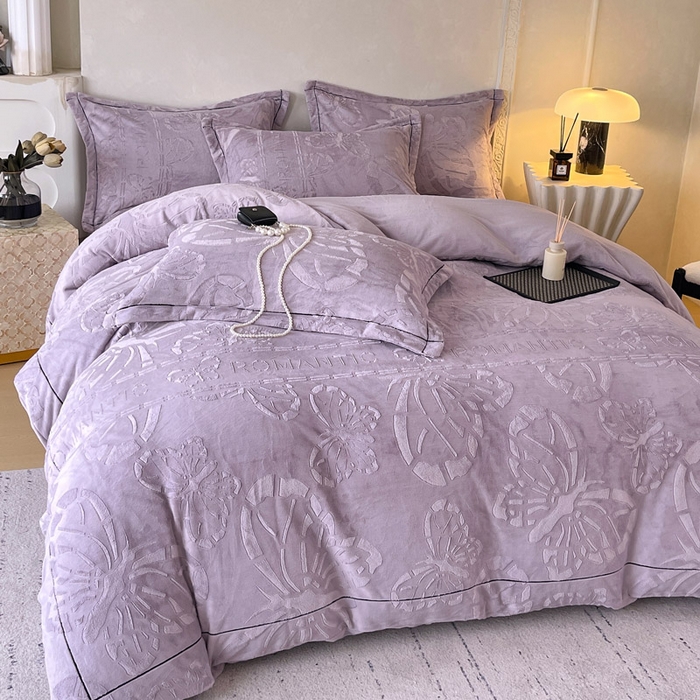 91家纺网 家纺一手货源 找家纺 慕希家纺 2025新款高克重牛奶绒雕花四件套-蝶梦 蝶梦-风信紫