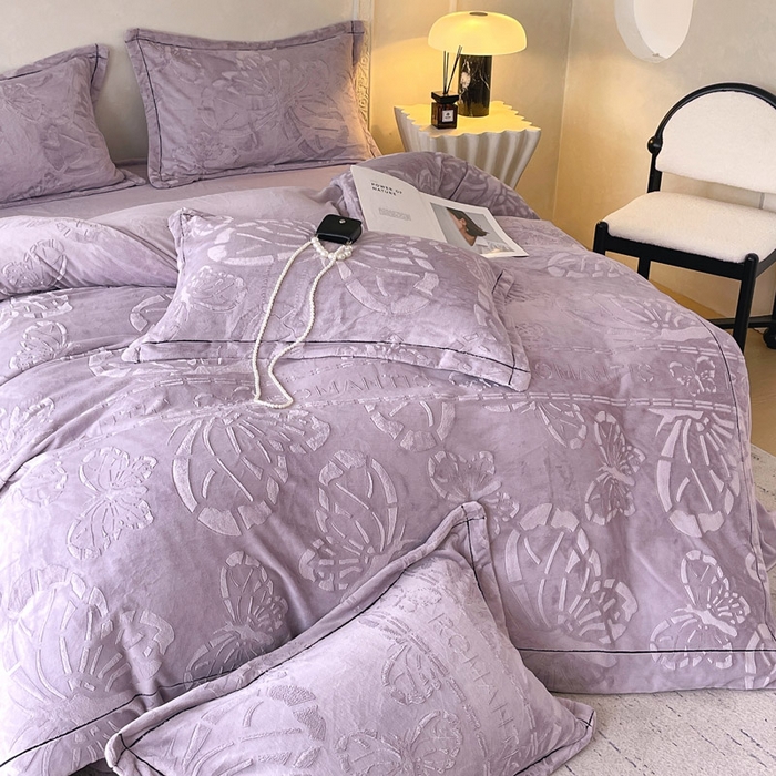 91家纺网 家纺一手货源 找家纺 慕希家纺 2025新款高克重牛奶绒雕花四件套-蝶梦 蝶梦-风信紫