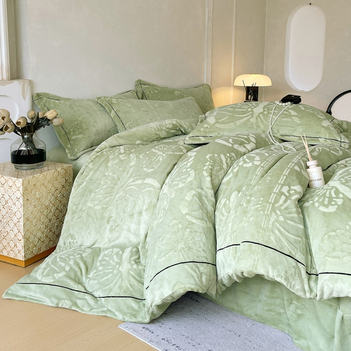 91家纺网 家纺一手货源 找家纺 慕希家纺 2025新款高克重牛奶绒雕花四件套-蝶梦 蝶梦-豆蔻绿