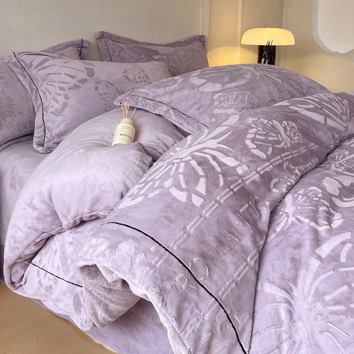 91家纺网 家纺一手货源 找家纺 慕希家纺 2025新款高克重牛奶绒雕花四件套-蝶梦 蝶梦-风信紫