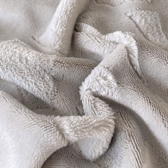 91家纺网 家纺一手货源 找家纺 慕希家纺 2025新款高克重牛奶绒雕花四件套-蝶梦 蝶梦-石英灰