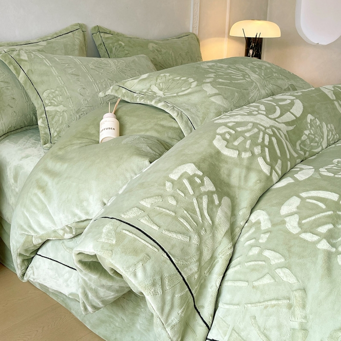 91家纺网 家纺一手货源 找家纺 慕希家纺 2025新款高克重牛奶绒雕花四件套-蝶梦 蝶梦-豆蔻绿