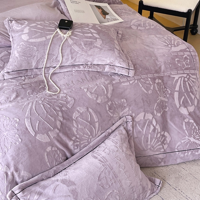 91家纺网 家纺一手货源 找家纺 慕希家纺 2025新款高克重牛奶绒雕花四件套-蝶梦 蝶梦-风信紫