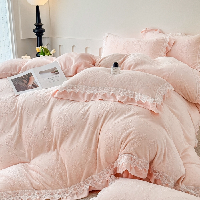 91家纺网 家纺一手货源 找家纺 锦格家纺 2024新款A类高克重牛奶绒四件套苏枚雅【玉粉】