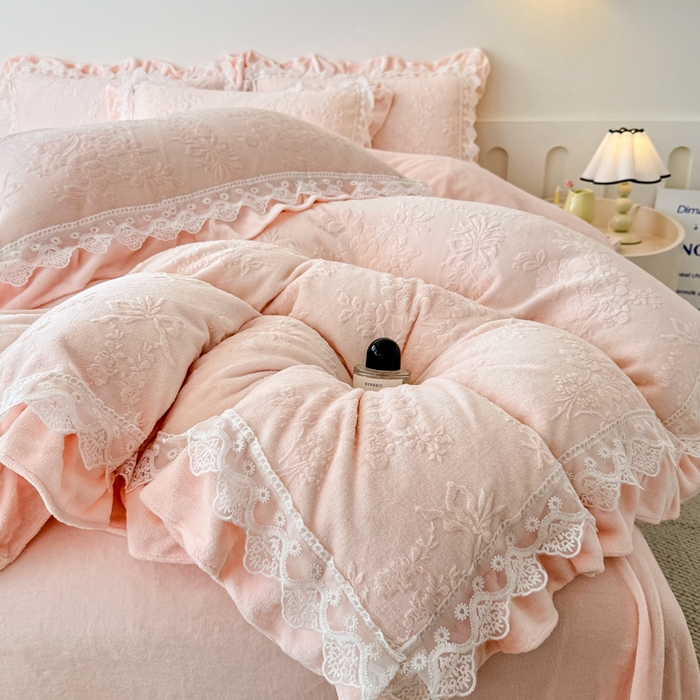 91家纺网 家纺一手货源 找家纺 锦格家纺 2024新款A类高克重牛奶绒四件套苏枚雅【玉粉】