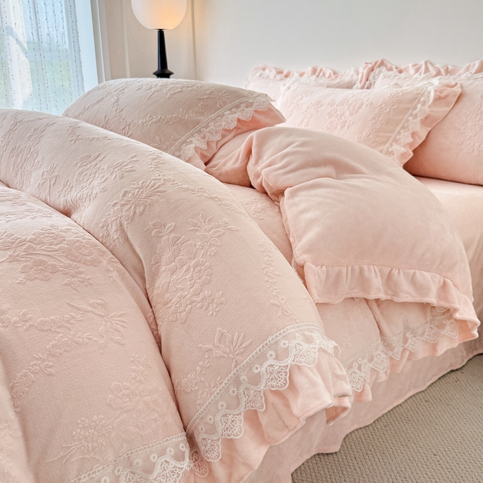 91家纺网 家纺一手货源 找家纺 锦格家纺 2024新款A类高克重牛奶绒四件套苏枚雅【玉粉】