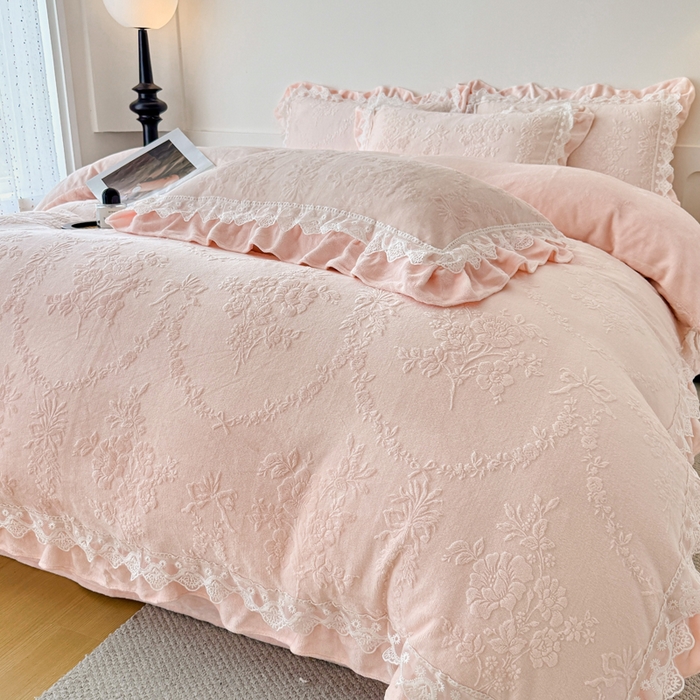 91家纺网 家纺一手货源 找家纺 锦格家纺 2024新款A类高克重牛奶绒四件套苏枚雅【玉粉】