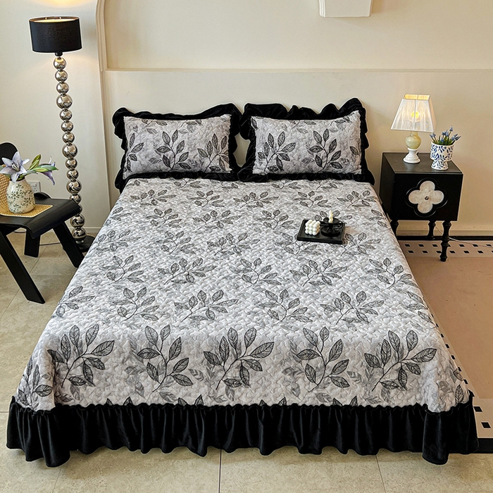 91家纺网 家纺一手货源 找家纺 晨晨家纺 2025新款牛奶绒赫本风夹棉床盖三件套 知叶-灰