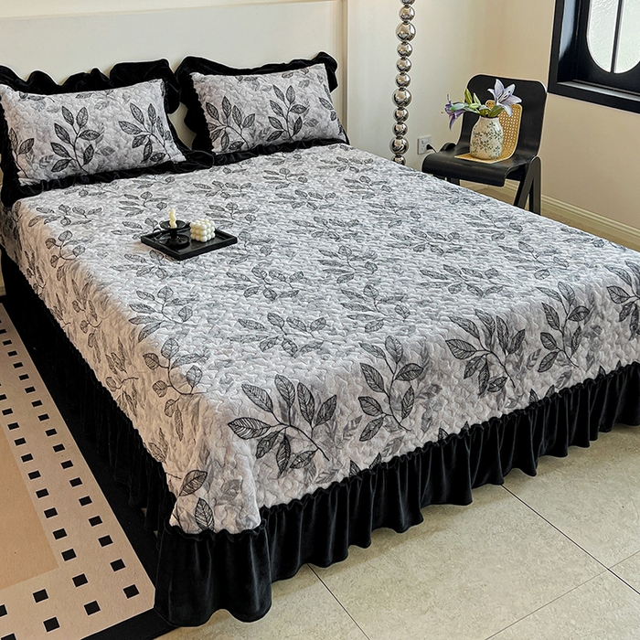 91家纺网 家纺一手货源 找家纺 晨晨家纺 2025新款牛奶绒赫本风夹棉床盖三件套 知叶-灰