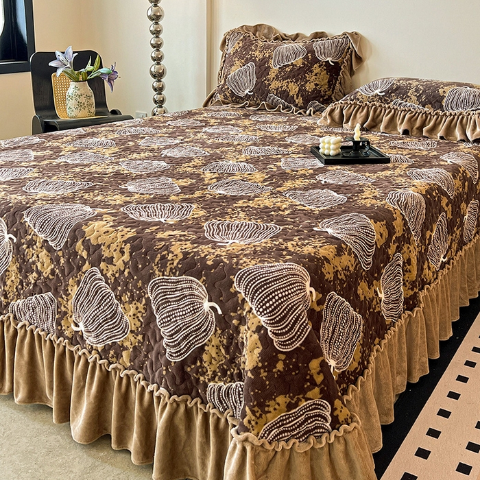 91家纺网 家纺一手货源 找家纺 晨晨家纺 2025新款牛奶绒赫本风夹棉床盖三件套 南瓜-咖