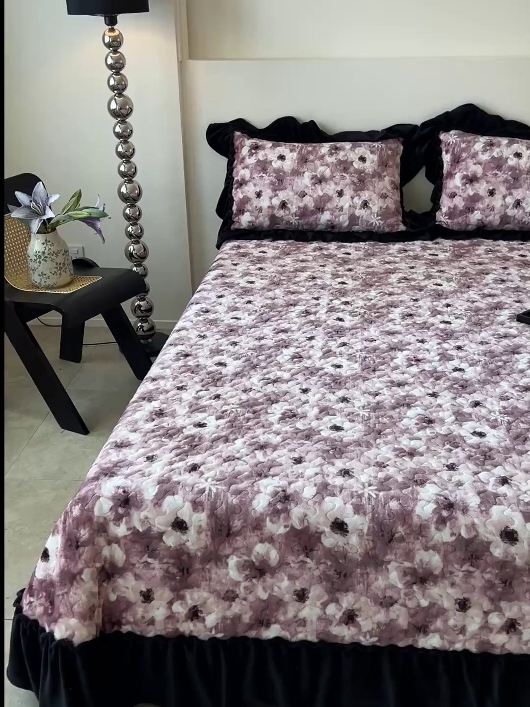 91家纺网 家纺一手货源 找家纺 晨晨家纺 2025新款牛奶绒赫本风夹棉床盖三件套 樱花-粉