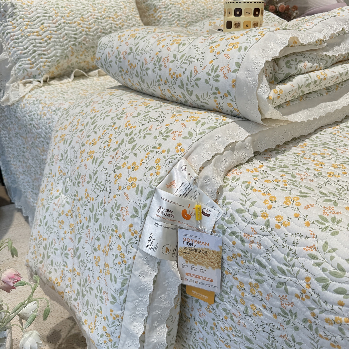 91家纺网 家纺一手货源 找家纺 莱豫家纺 2025新款全棉花边四季被5斤有同款床盖三件套 千野绿