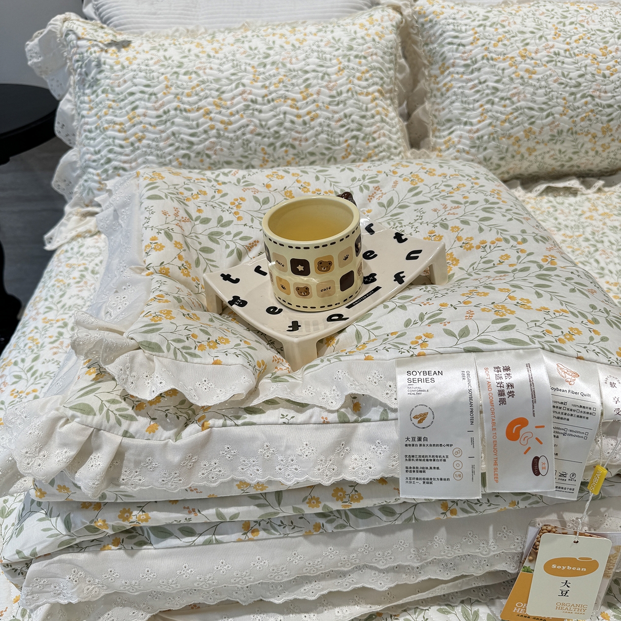 91家纺网 家纺一手货源 找家纺 莱豫家纺 2025新款全棉花边四季被5斤有同款床盖三件套 千野绿