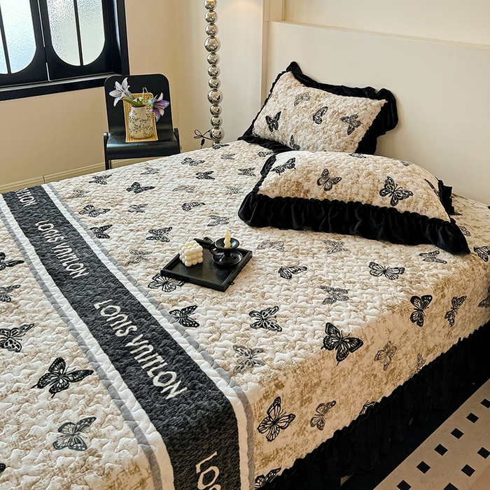 91家纺网 家纺一手货源 找家纺 晨晨家纺 2025新款牛奶绒赫本风夹棉床盖四件套 蝴蝶-陀