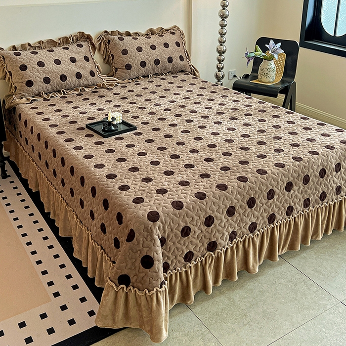 91家纺网 家纺一手货源 找家纺 晨晨家纺 2025新款牛奶绒赫本风夹棉床盖四件套 圈点-咖