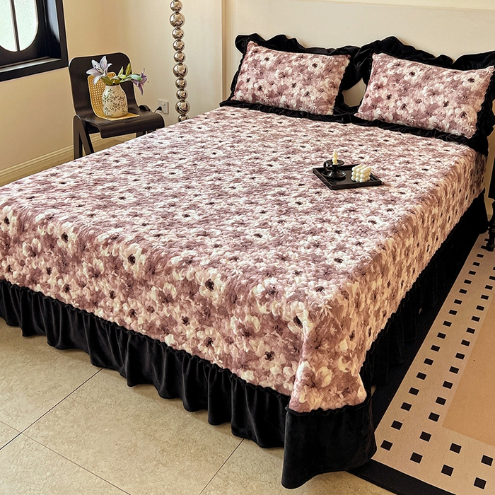 91家纺网 家纺一手货源 找家纺 晨晨家纺 2025新款牛奶绒赫本风夹棉床盖四件套 樱花-粉