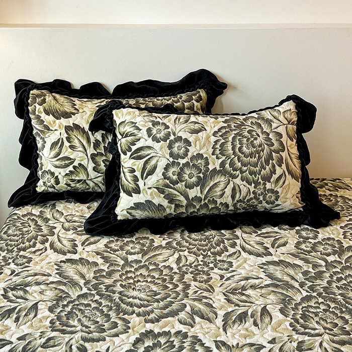 91家纺网 家纺一手货源 找家纺 晨晨家纺 2025新款牛奶绒赫本风夹棉床盖四件套 花海-绿