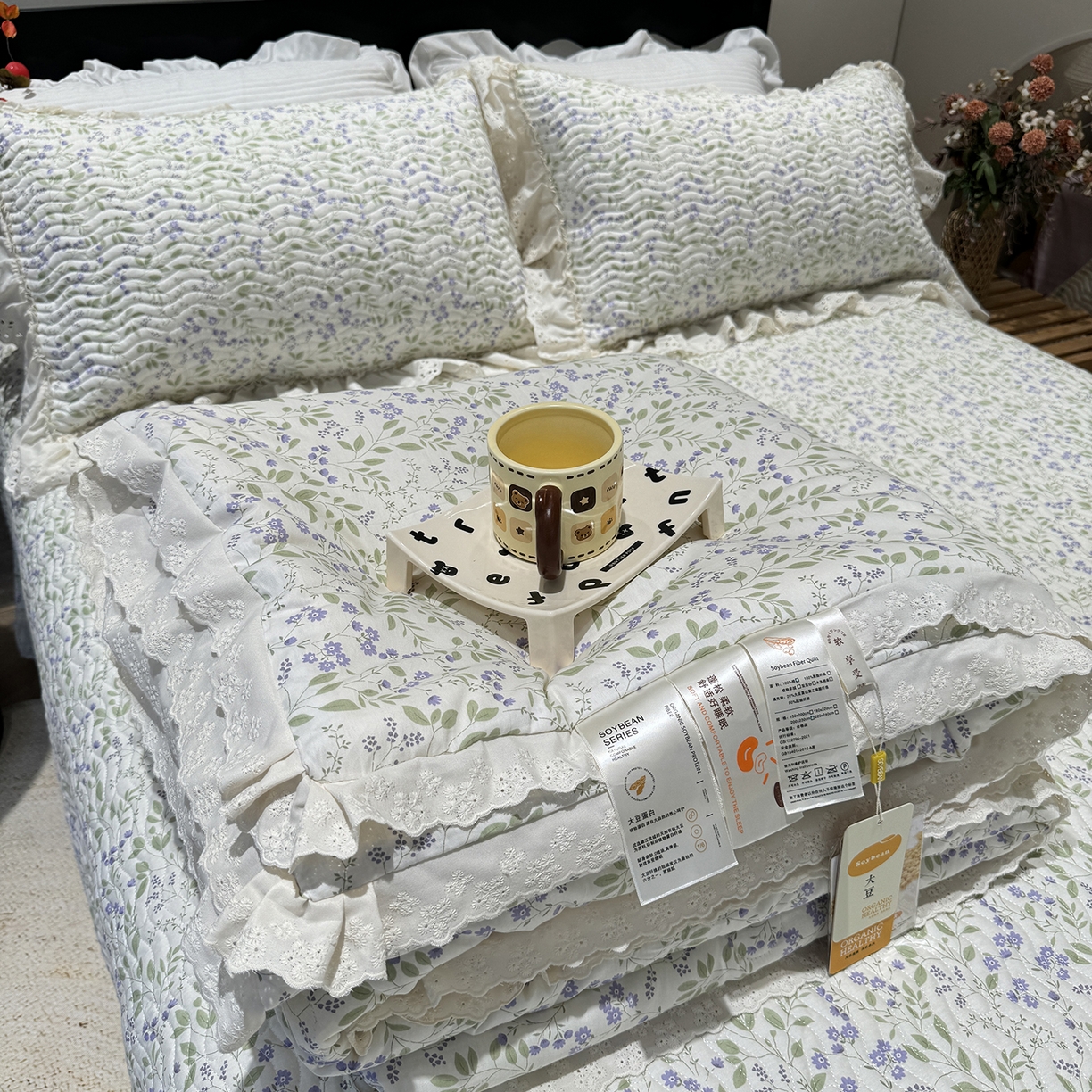 91家纺网 家纺一手货源 找家纺 莱豫家纺 2025新款全棉花边四季被5斤有同款床盖三件套 千野紫