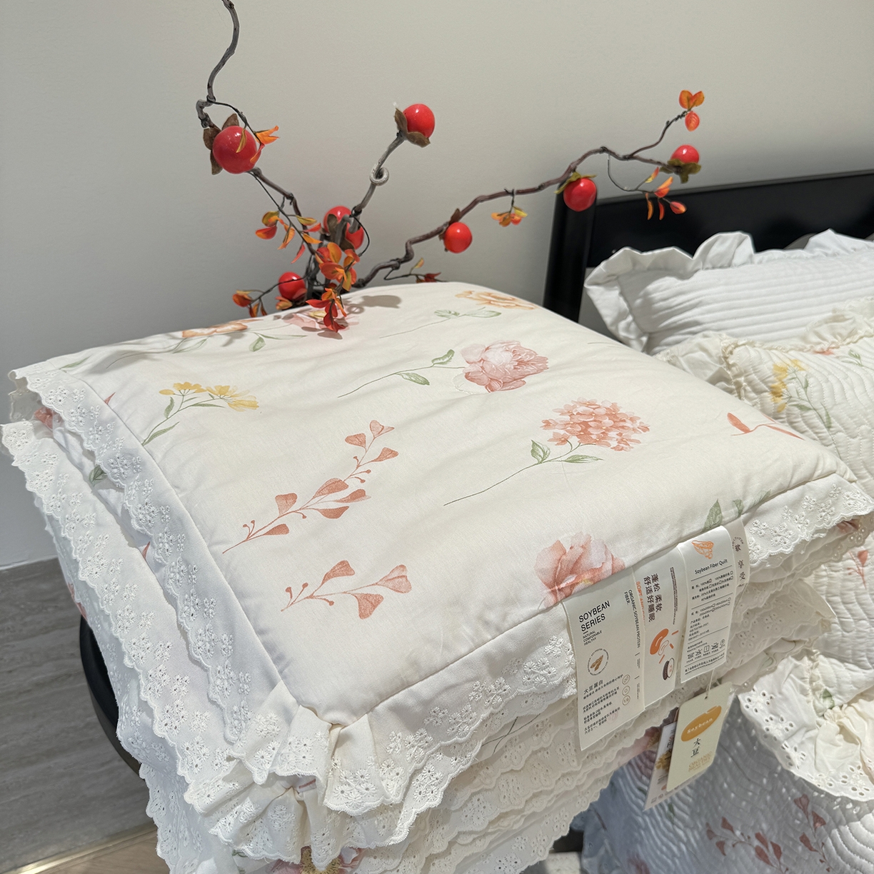 91家纺网 家纺一手货源 找家纺 莱豫家纺 2025新款全棉花边四季被5斤有同款床盖三件套 清幽粉