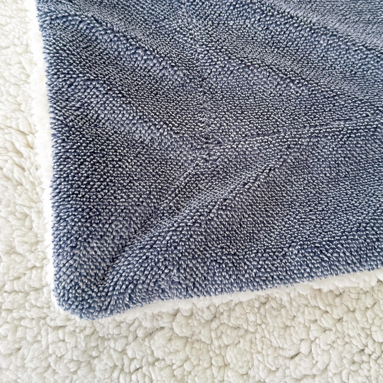 91家纺网 家纺一手货源 找家纺 枋梢家纺 2025新款5D立体浮雕森系蝴蝶阳离子提花塔芙绒羊羔绒 加厚保暖盖毯 居家午睡保暖毯 牛仔蓝