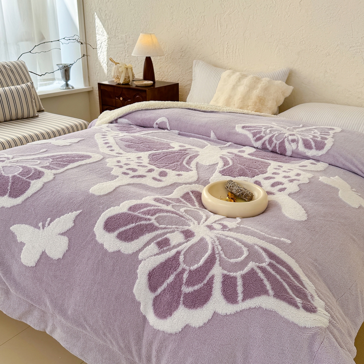 91家纺网 家纺一手货源 找家纺 枋梢家纺 2025新款5D立体浮雕森系蝴蝶阳离子提花塔芙绒羊羔绒 加厚保暖盖毯 居家午睡保暖毯 香芋紫