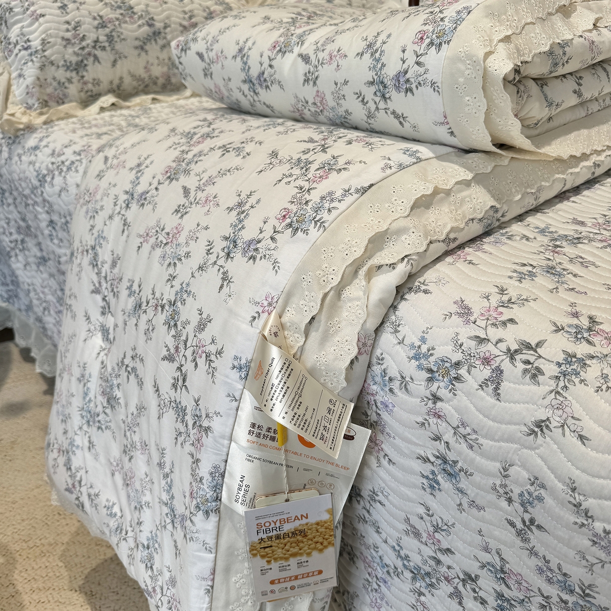 91家纺网 家纺一手货源 找家纺 莱豫家纺 2025新款全棉花边四季被5斤有同款床盖三件套 夏梦