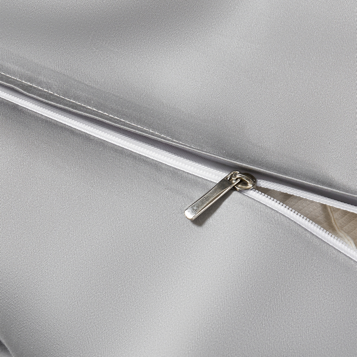 91家纺网 家纺一手货源 找家纺 （总）元元家居（元元被业） 2025秋冬新款百支长绒棉纯棉贡缎工艺款四件套-魅影系列