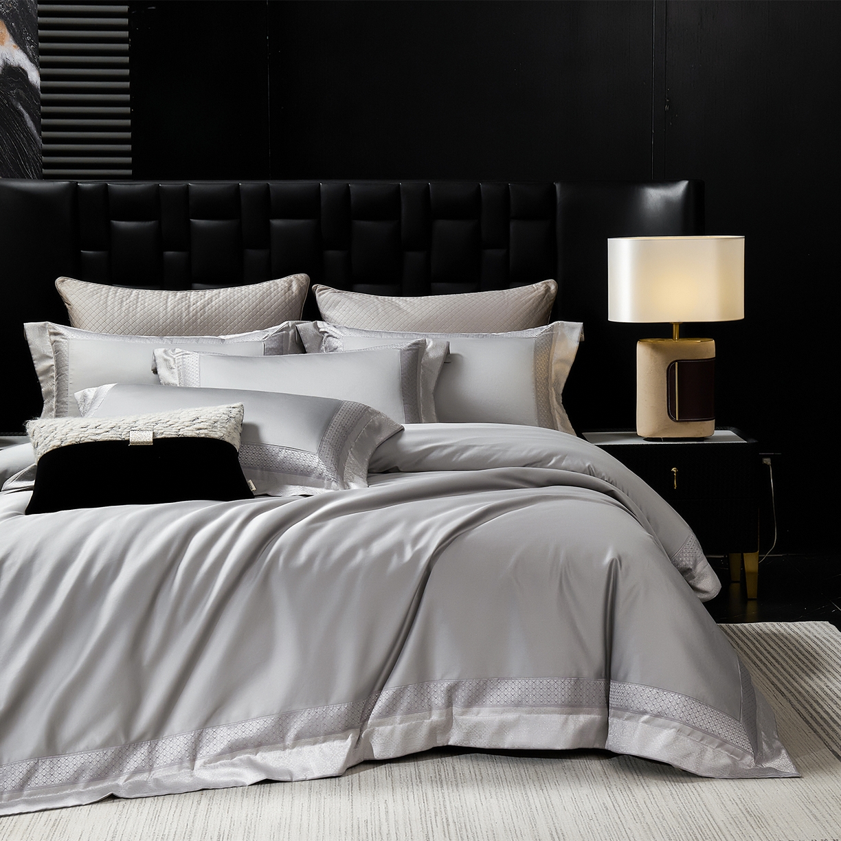 91家纺网 家纺一手货源 找家纺 （总）元元家居（元元被业） 2025秋冬新款百支长绒棉纯棉贡缎工艺款四件套-魅影系列