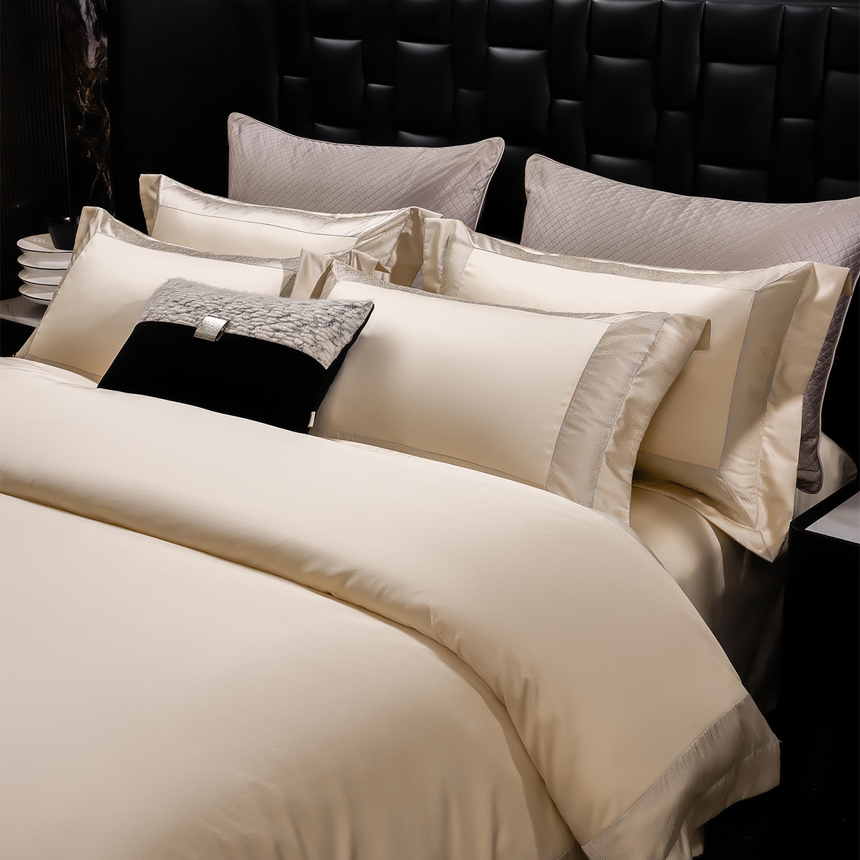 91家纺网 家纺一手货源 找家纺 元元家居（元元被业） 2025秋冬新款百支长绒棉纯棉贡缎工艺款四件套-魅影系列 魅影-香槟金