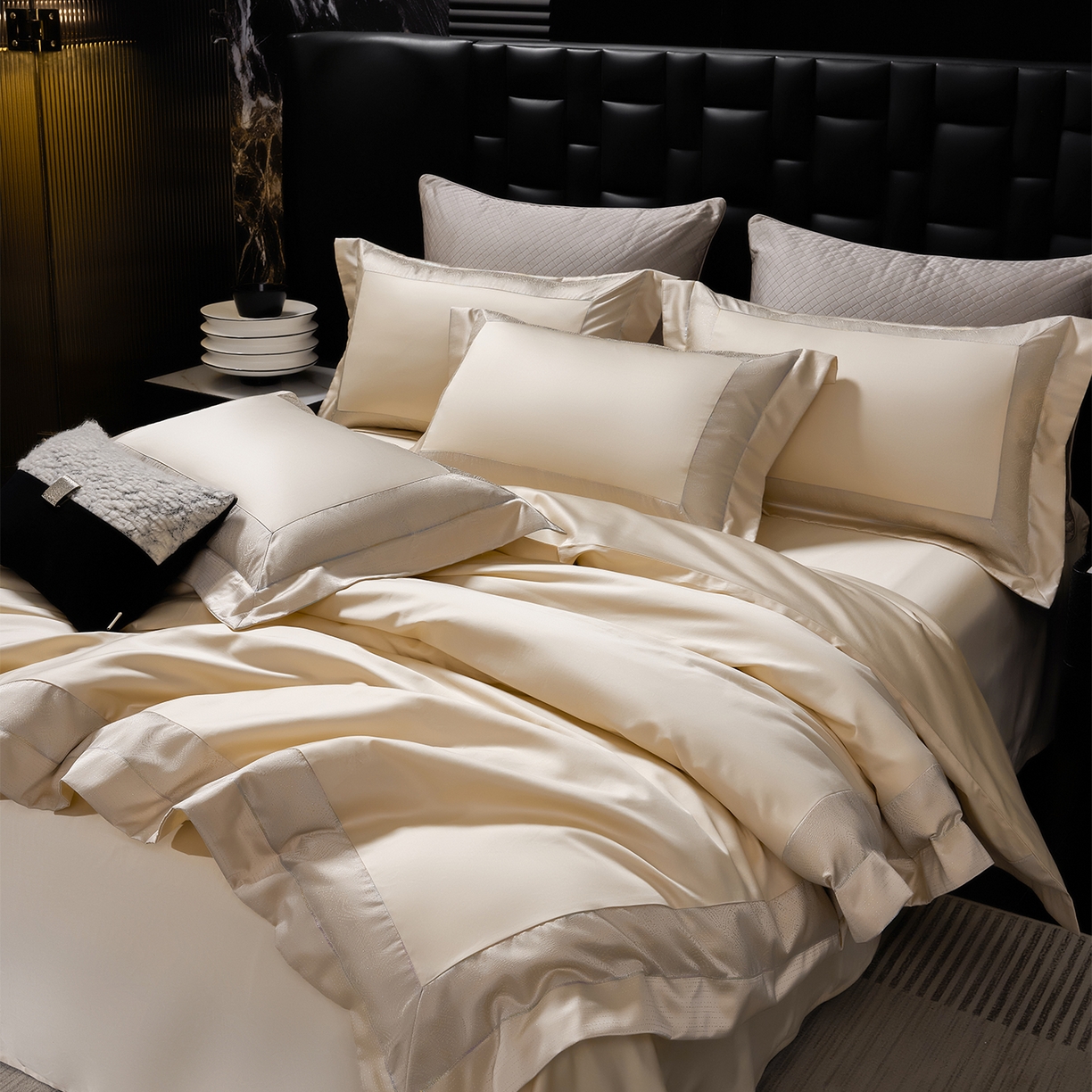 91家纺网 家纺一手货源 找家纺 元元家居（元元被业） 2025秋冬新款百支长绒棉纯棉贡缎工艺款四件套-魅影系列 魅影-香槟金
