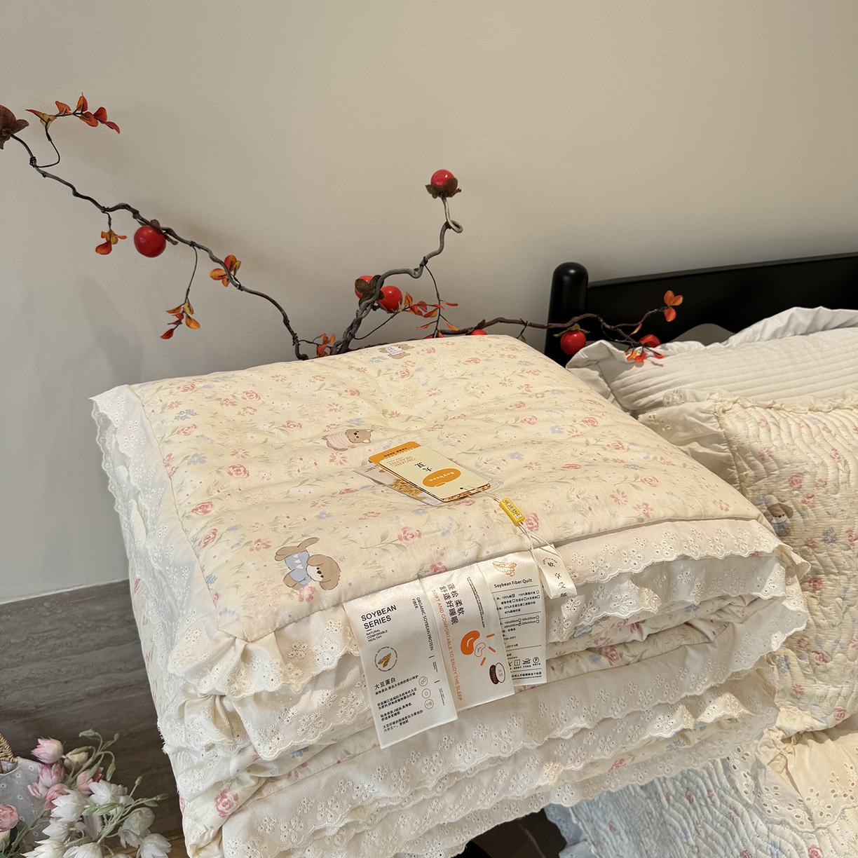 91家纺网 家纺一手货源 找家纺 莱豫家纺 2025新款全棉花边四季被5斤有同款床盖三件套 小小花园