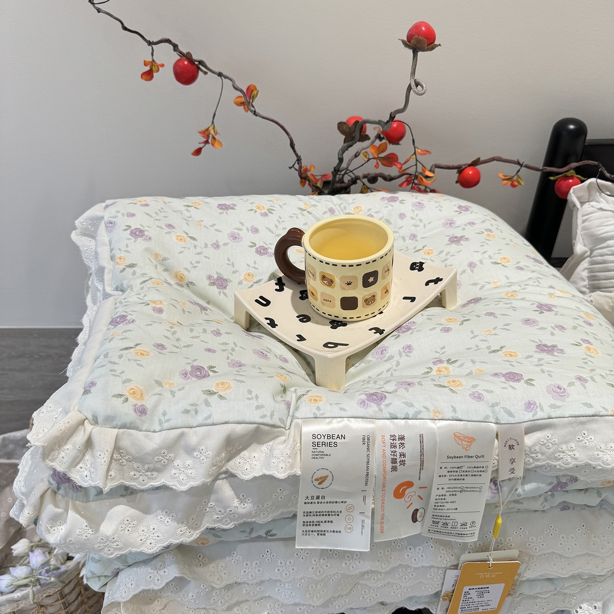 91家纺网 家纺一手货源 找家纺 莱豫家纺 2025新款全棉花边四季被5斤有同款床盖三件套 稚嫩蔷薇